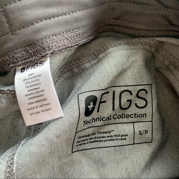 Figs Kade Cargo Scrub Pants - Picture 11 of 13